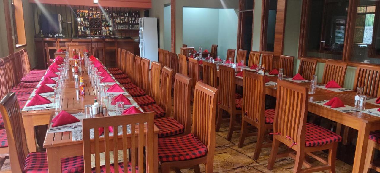 Summit Lodge Marombosa Luaran gambar