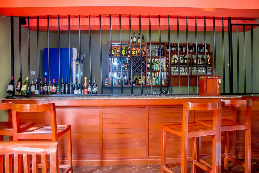 Summit Lodge Marombosa Luaran gambar